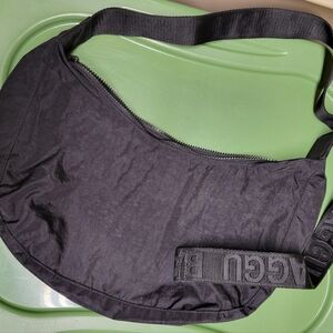 Baggu Medium Crescent Black Shorter Older Strap